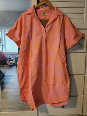 KEALOPIKO COLLARED DRESS - SIZE MEDIUM - TAHITI PRINT - PINK COLOR